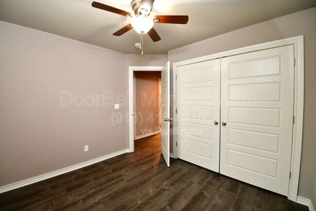 Building Photo - 512 S Haynie St