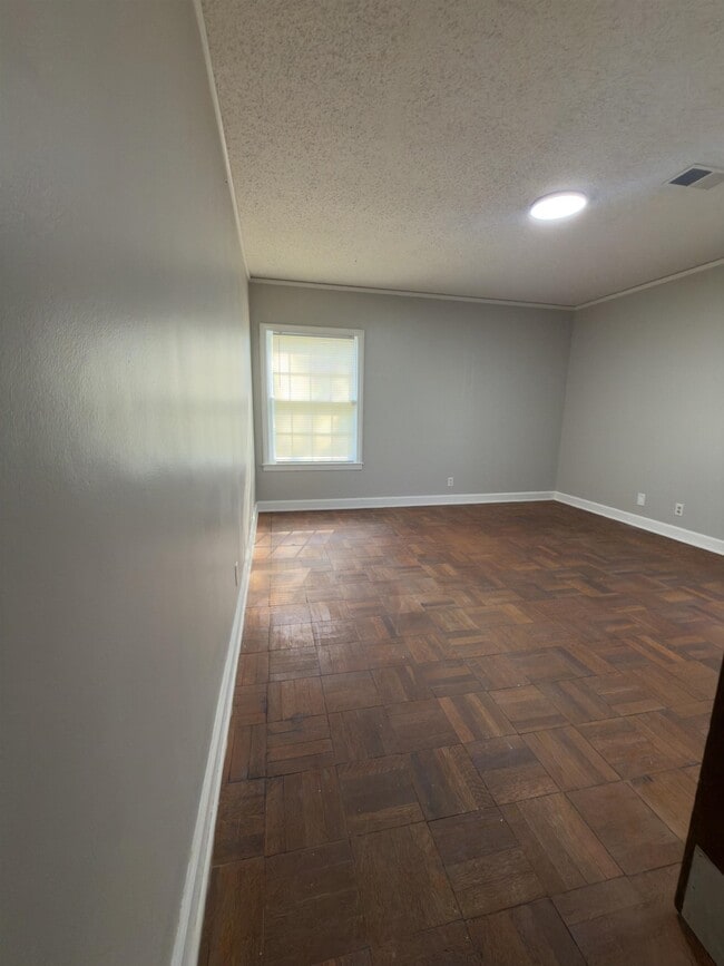 Building Photo - 3443 Barron Ave