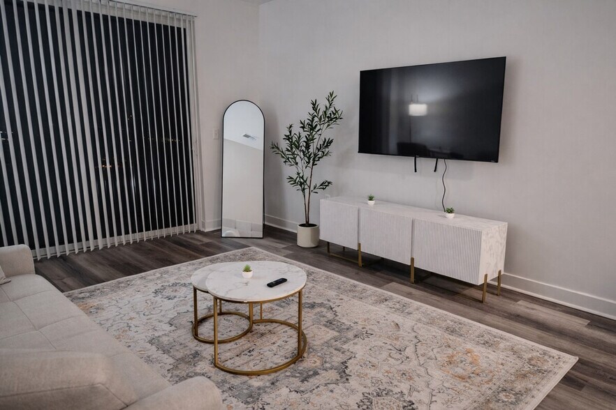 Building Photo - 1118 Spruce St