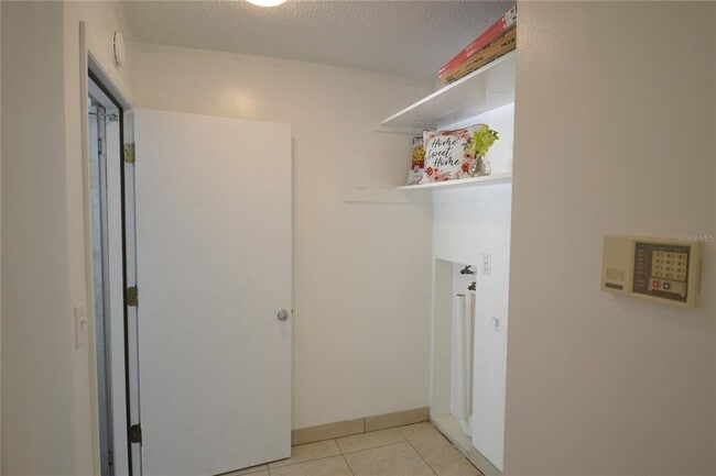 Building Photo - 2357 White Oak Cir