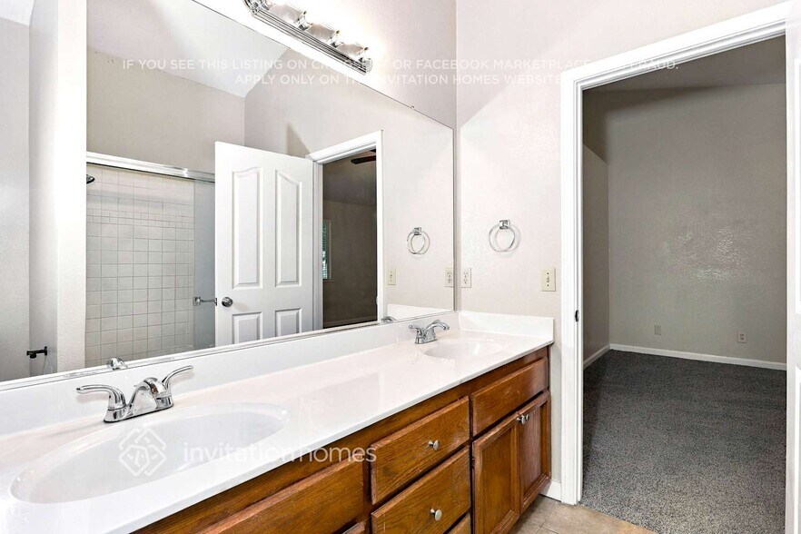 Building Photo - 8441 Solitude Ct