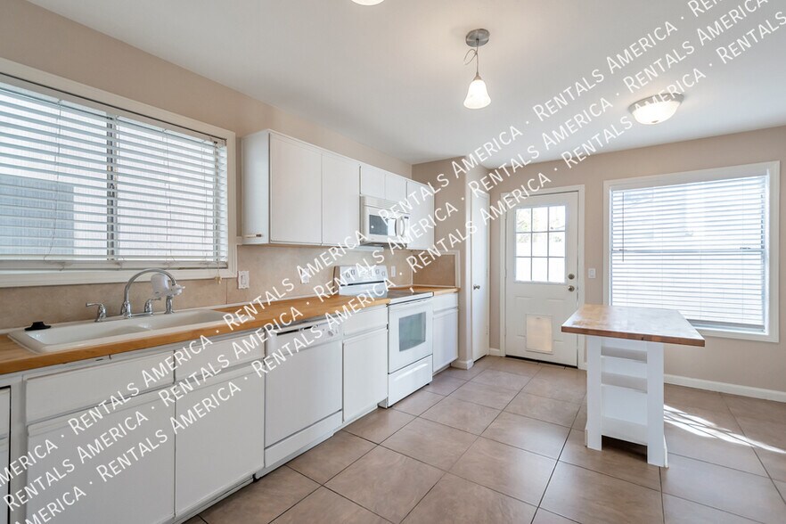 Building Photo - 3435 W Frankfurt Dr