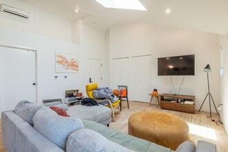 Building Photo - 5055 Lincoln Ave