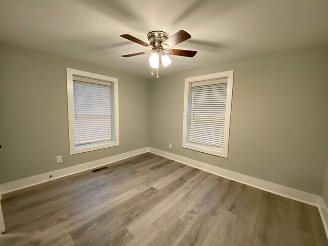 Building Photo - PRE-LEASING FOR AUGUST 2026!