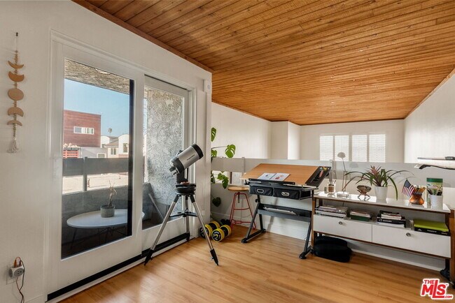 Building Photo - 3988 Beethoven St