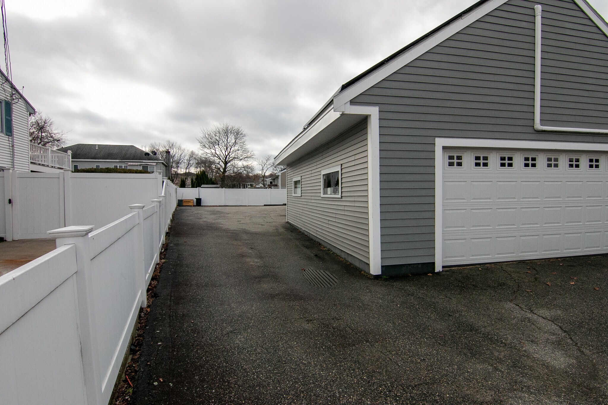 Building Photo - 118 Vine St