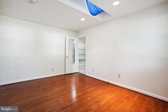 Building Photo - 8509 Cyrus Pl