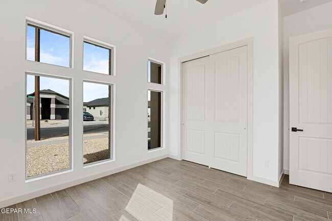 Building Photo - 962 Keenland Ave