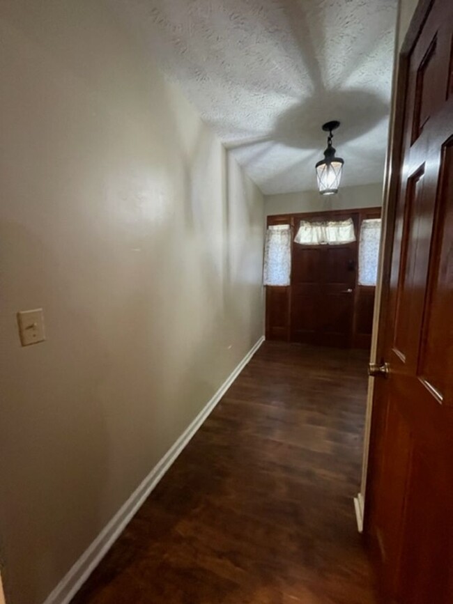 Building Photo - City of Maryville 37803 - 3 bedroom, 2 bat...