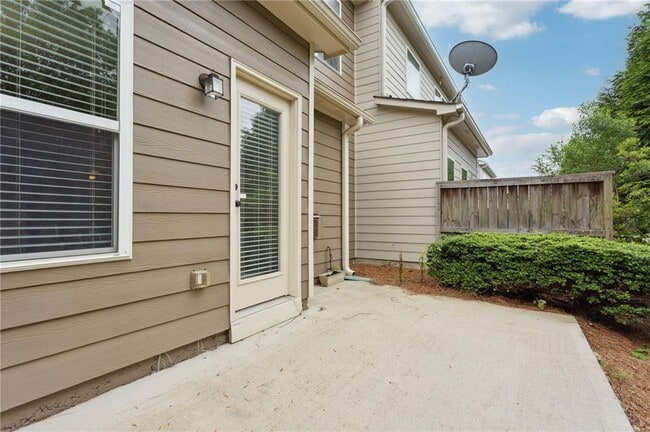 Building Photo - 13284 Warrensville Cove