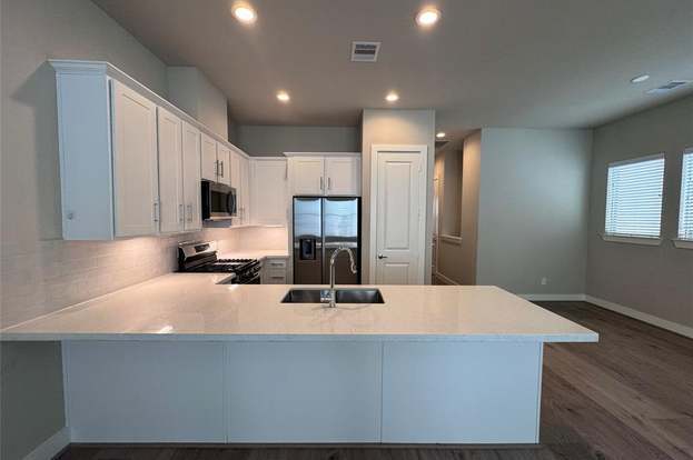 Building Photo - 1106 Olivier Ln