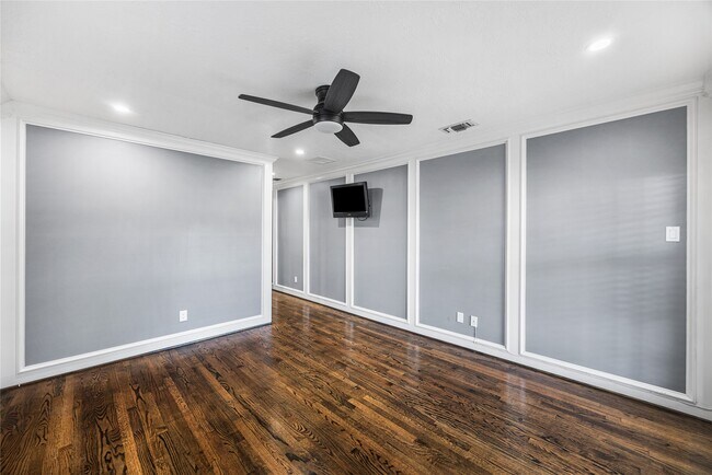 Building Photo - 1422 Gardenia Dr