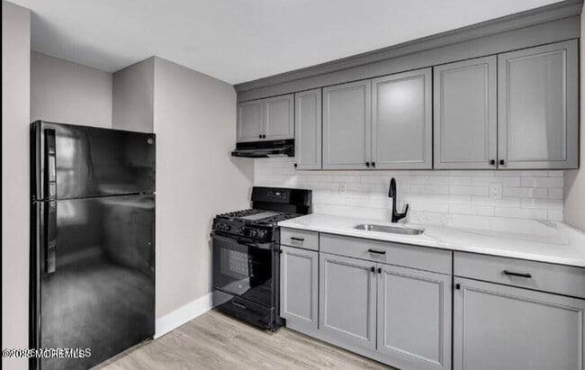 Building Photo - 700 Fifth Ave