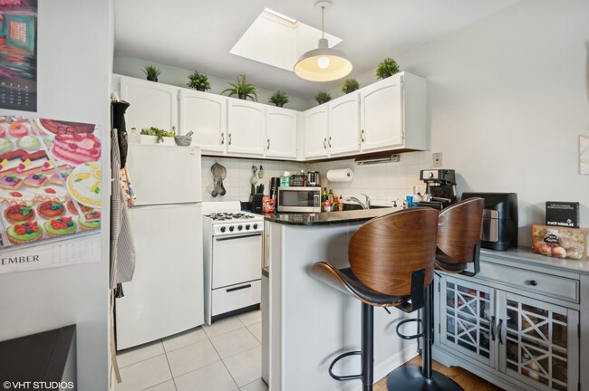 Building Photo - 2201 N Cleveland Ave