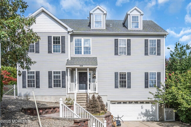 Primary Photo - 1418 Summit Pl