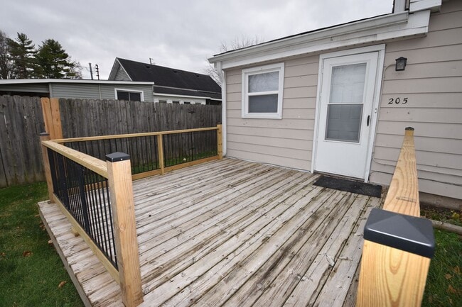 Building Photo - 2 Bedroom Home For Rent Fortville IN