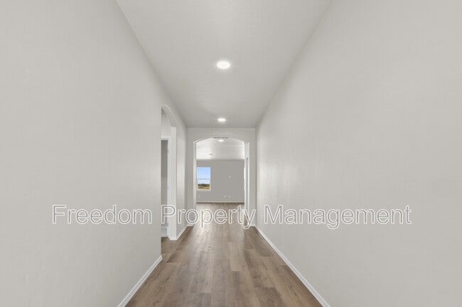 Building Photo - 3115 River Bluff Ct