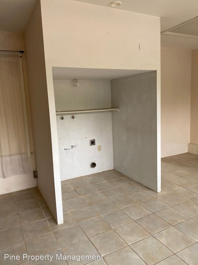 Building Photo - 2 br, 1 bath House - 2571 Center Waverly A...