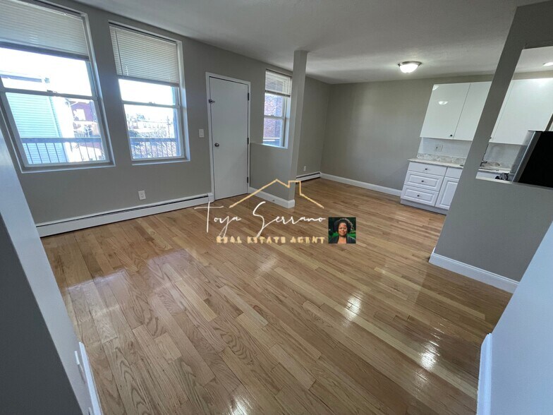 Building Photo - 67 Shawmut St