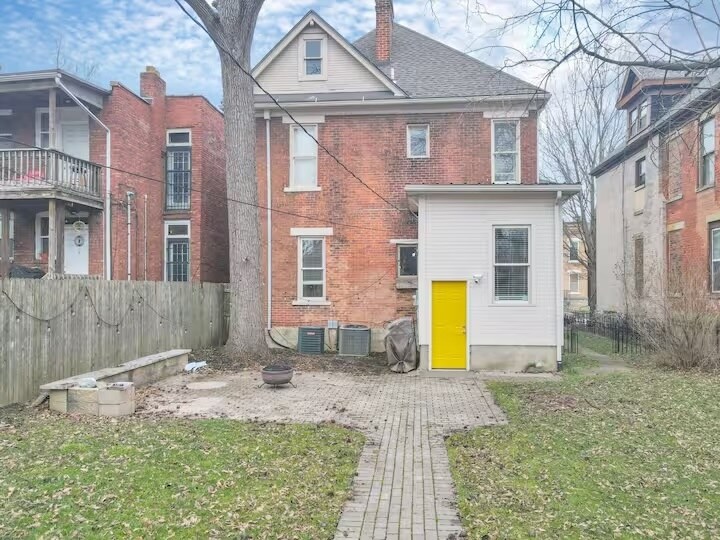 Building Photo - 839 Oak St