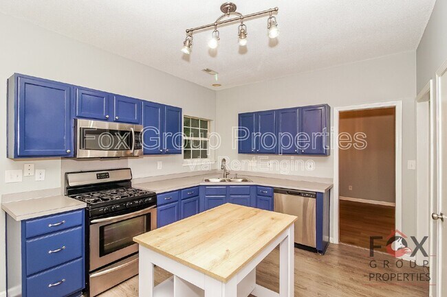 Building Photo - 16125 Farmall Dr