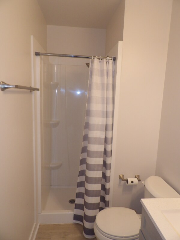 Building Photo - 413 Forest Ct