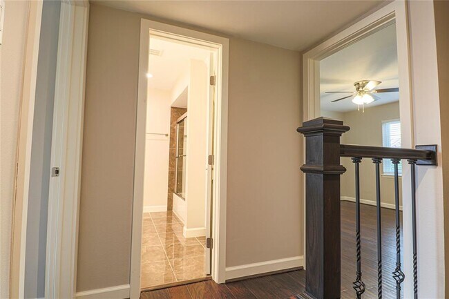 Building Photo - 2744 Briarhurst Dr