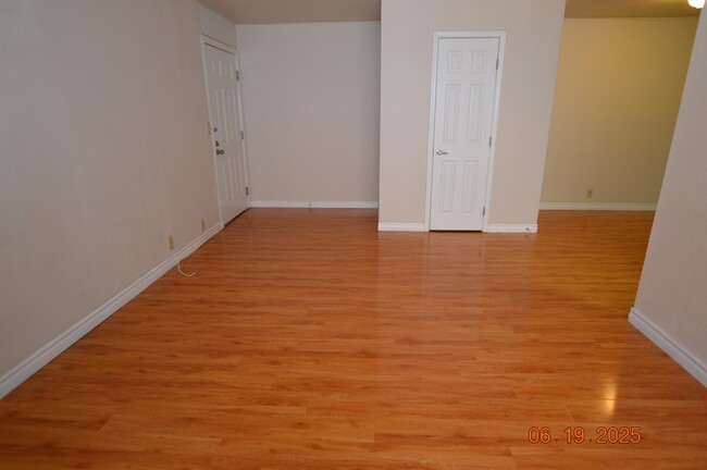 Building Photo - 5160 Indian River Dr