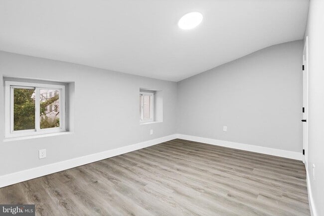 Building Photo - 449 Delmar St