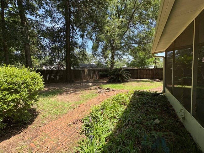 Building Photo - 460 Merlin Ct