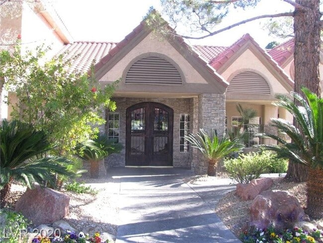 Building Photo - Spacious 2 bedroom Condo in Canyon Lake Community