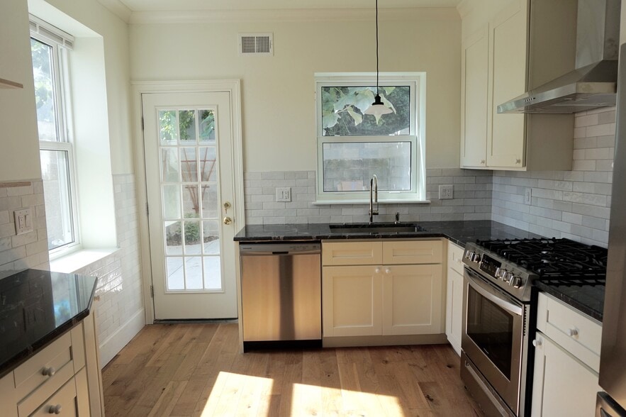 Kitchen - 1138 S 24th St