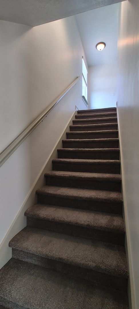 Building Photo - Beautiful Salt Lake Townhome!!!