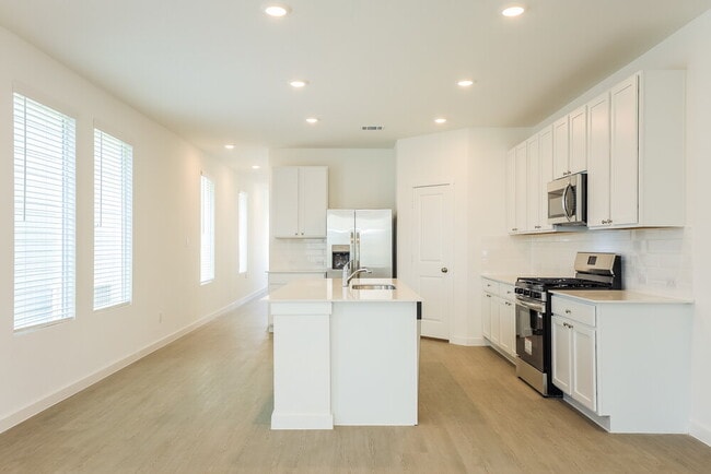 Building Photo - 526 Kayden Ct