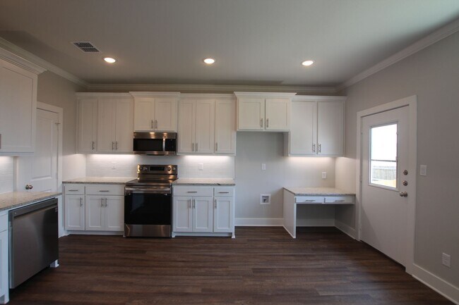 Building Photo - Luxury 3 Bedroom 2 Bath Townhomes in Bulla...