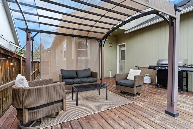 Building Photo - 20657 Beaumont Dr