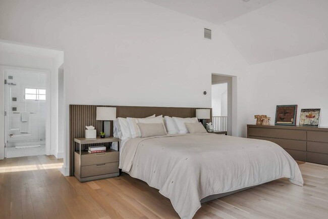 Building Photo - 108 Mill Creek Close