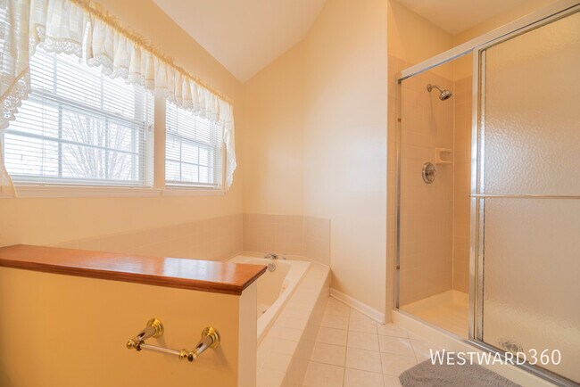 Building Photo - 164 Forestview Ct