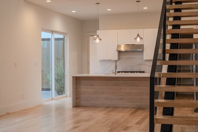 Building Photo - 3321 Walchard Ct