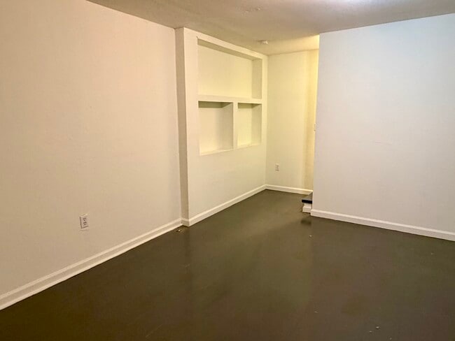 Building Photo - 571 SE 115th Rd