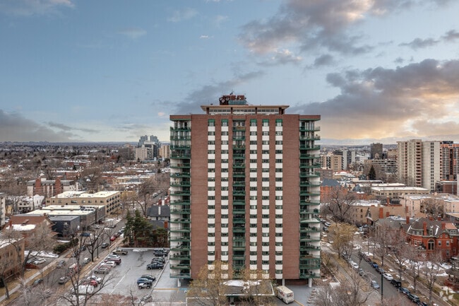 Building Photo - Penn Square Condominiums