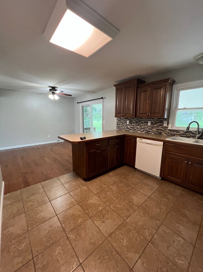 Building Photo - 304 Lawson Dr
