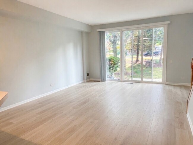 Building Photo - 2943 Stonewater Dr