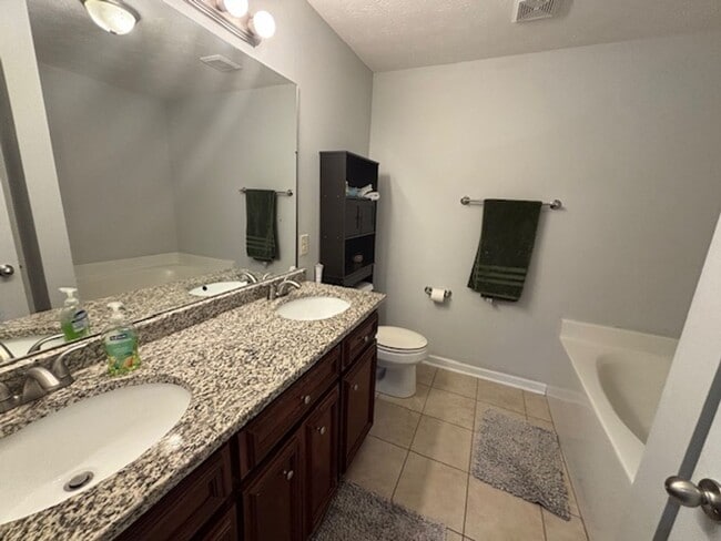 Building Photo - Beautiful Home in Phenix City