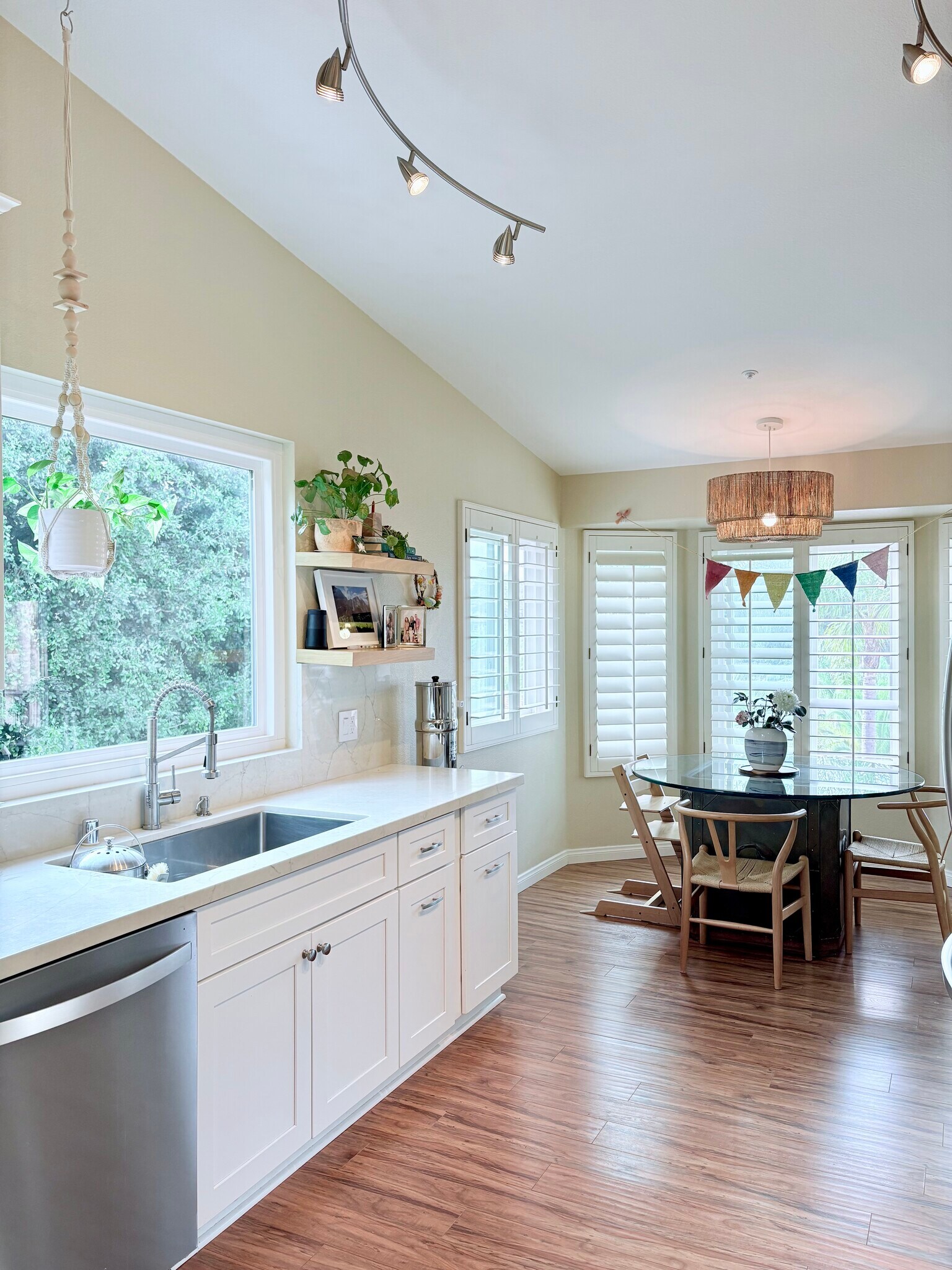 Building Photo - 709 Bozanich Cir