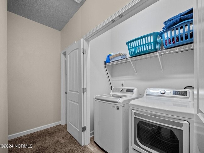 Building Photo - Holly Ridge Townhome Available!