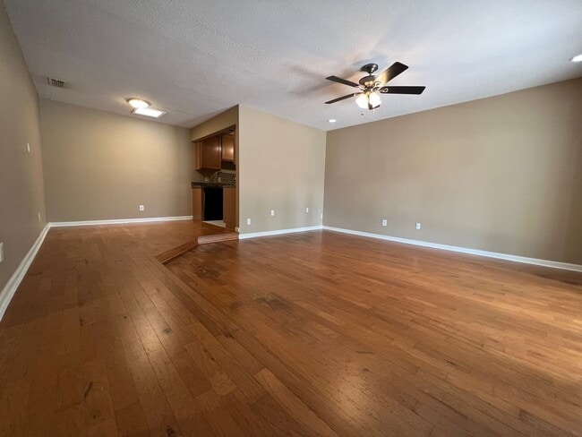 Building Photo - Audubon Park 2/2 Corner Unit Villa with La...