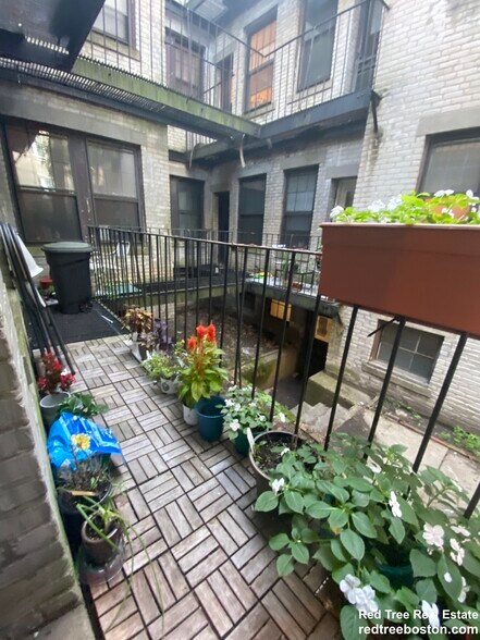 Building Photo - 55 Lanark Rd