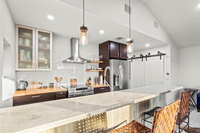 Building Photo - 9208 Madrone Ranch Trail