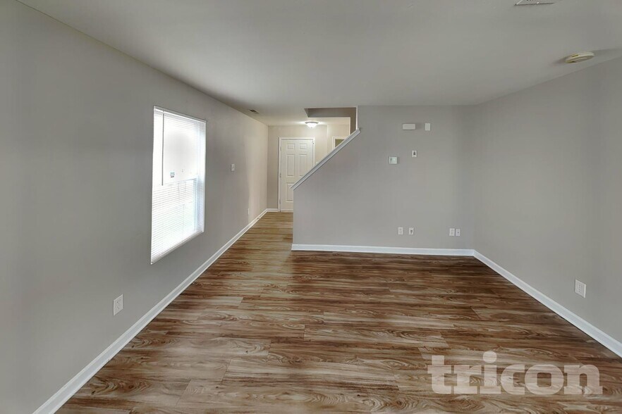 Building Photo - 1362 Cadre Cir